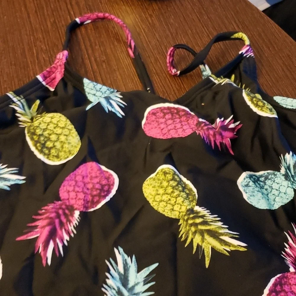 Kanu Surf  Daisy Beach Sport 1-Piece Swimsuit in Aloha Pineapple Print Size 14